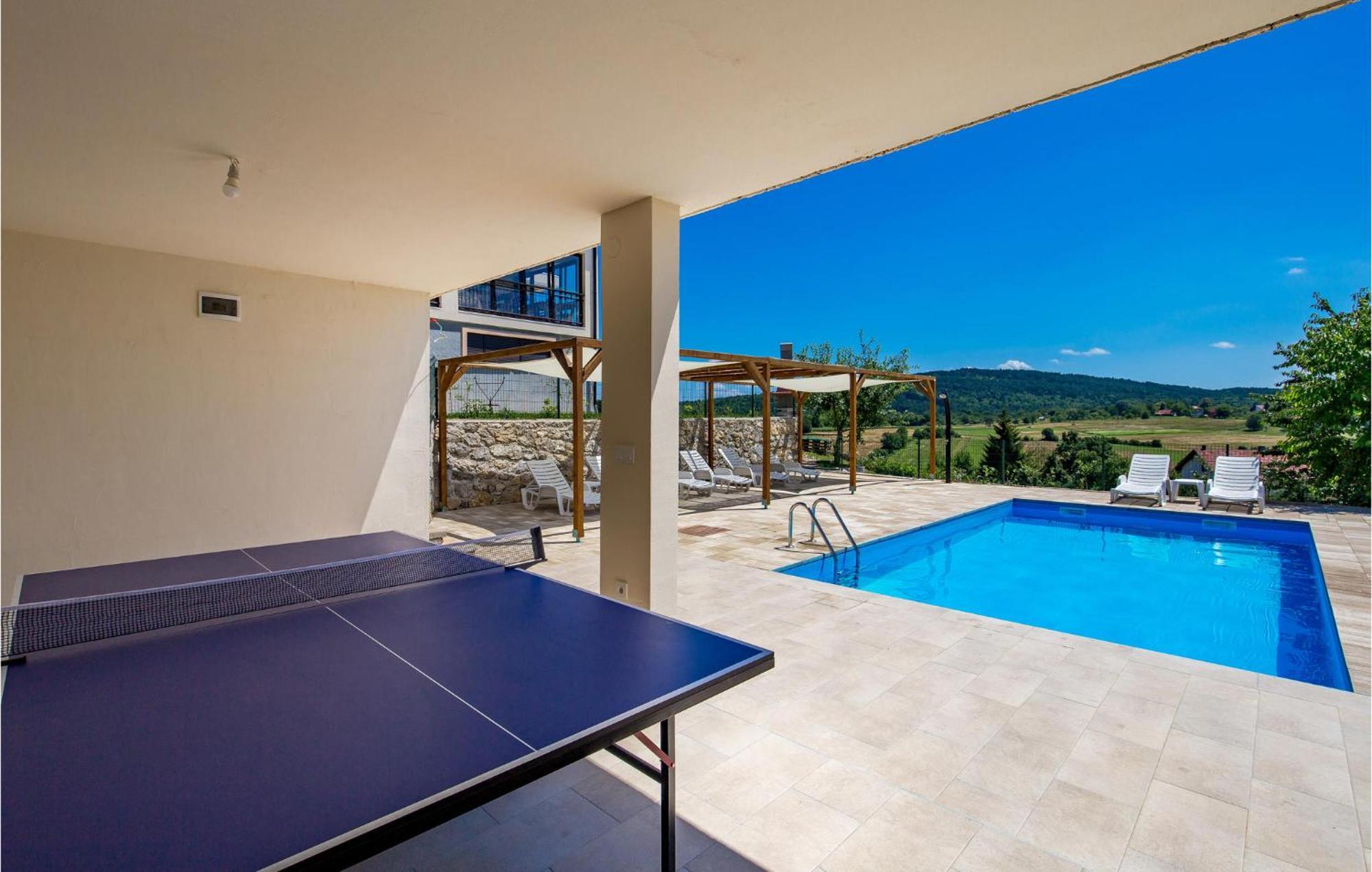 1 Bedroom Beautiful Apartment In Rakovica Exterior foto